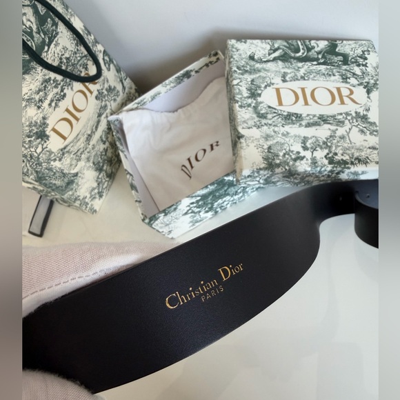Dior Montaigne CD brushed Gold and black calfskin  size 100 Belt - Picture 5 of 13